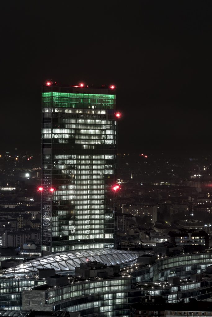 nuova luce belvedere palazzo lombardia verde