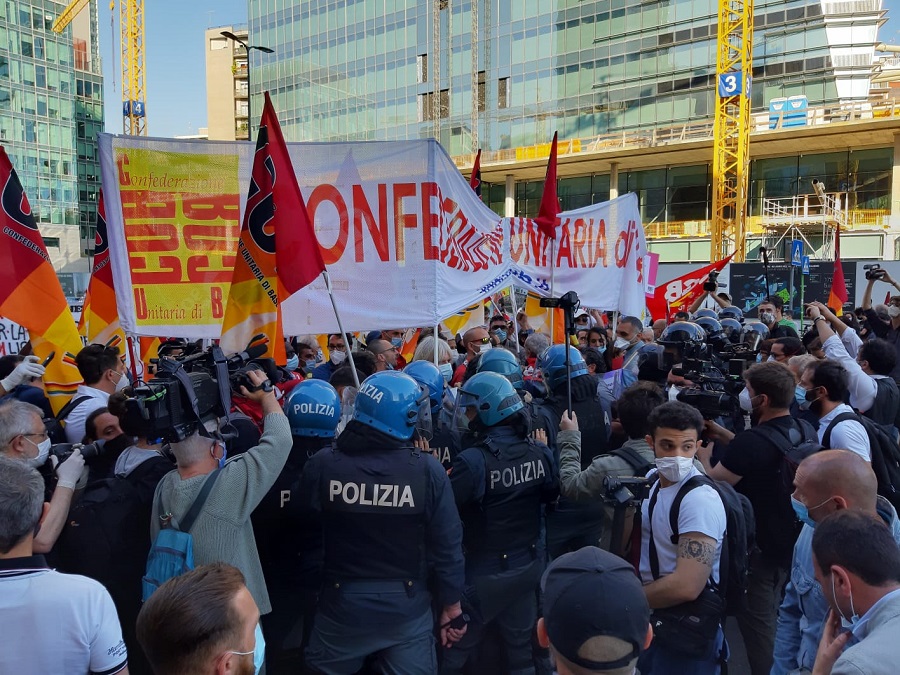 corteo non autorizzato carc