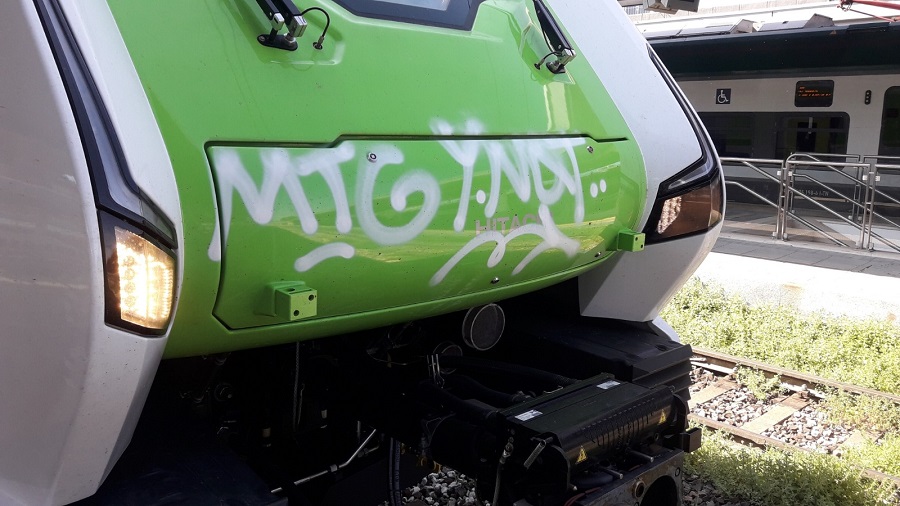 Vandalizzato treno Caravaggio