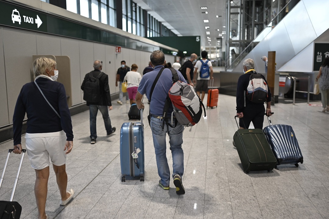 passeggeri in aeroporto