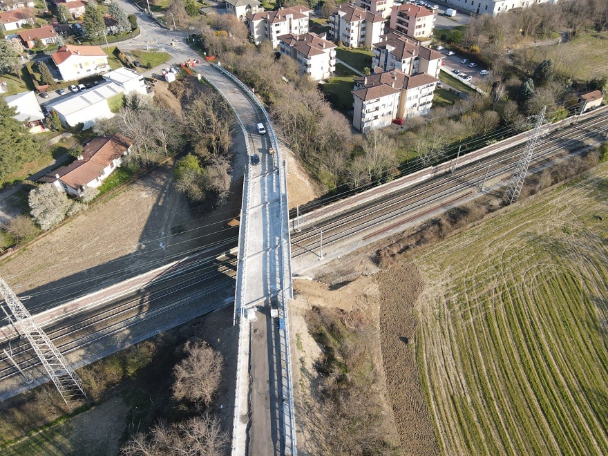 Cavalcavia Osnago riapre viadotto