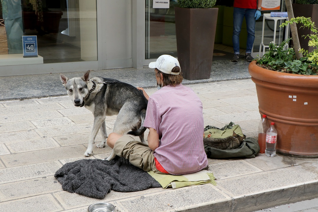 piano lombardia contrasto povertà