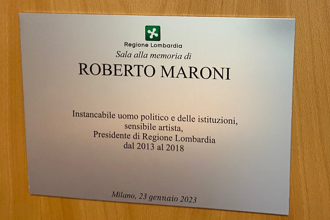 sala giunta lombardia roberto maroni